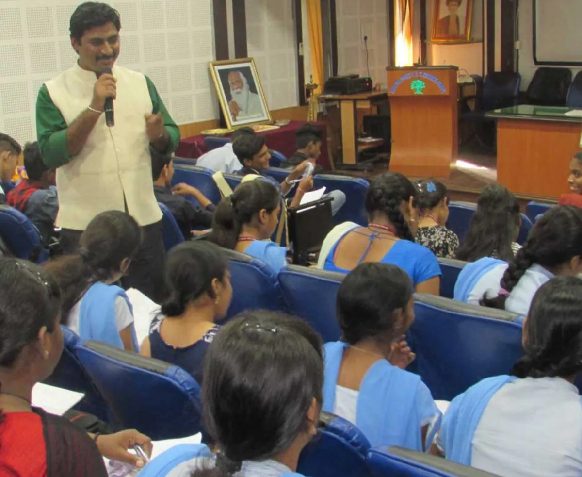 Skill-development seminar for students in Kalyan